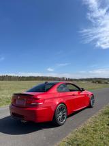BMW E92 M3 1 Hand - BMW M3: Rot