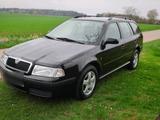Skoda Octavia Combi Tour 1.6 MPI, 75kw,102... - Skoda Octavia: Mpi