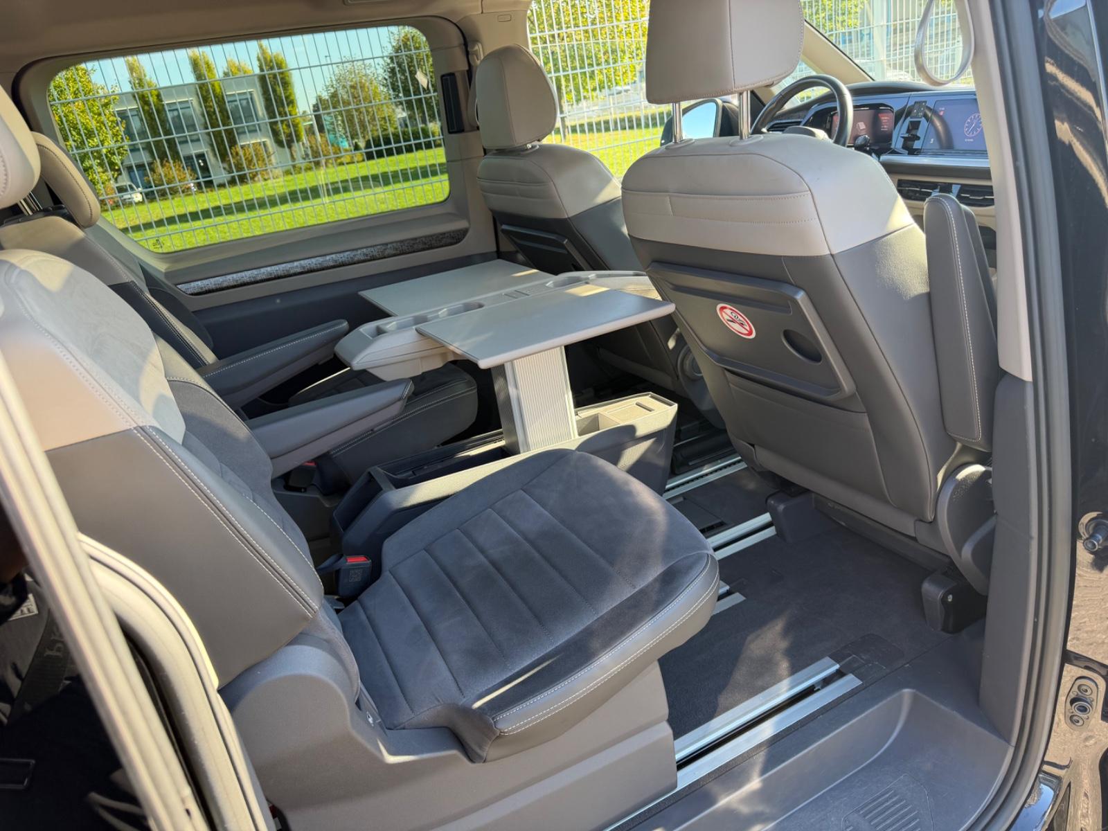 Volkswagen T7 Multivan eHybrid lang Panorama/7Sitze-Voll!