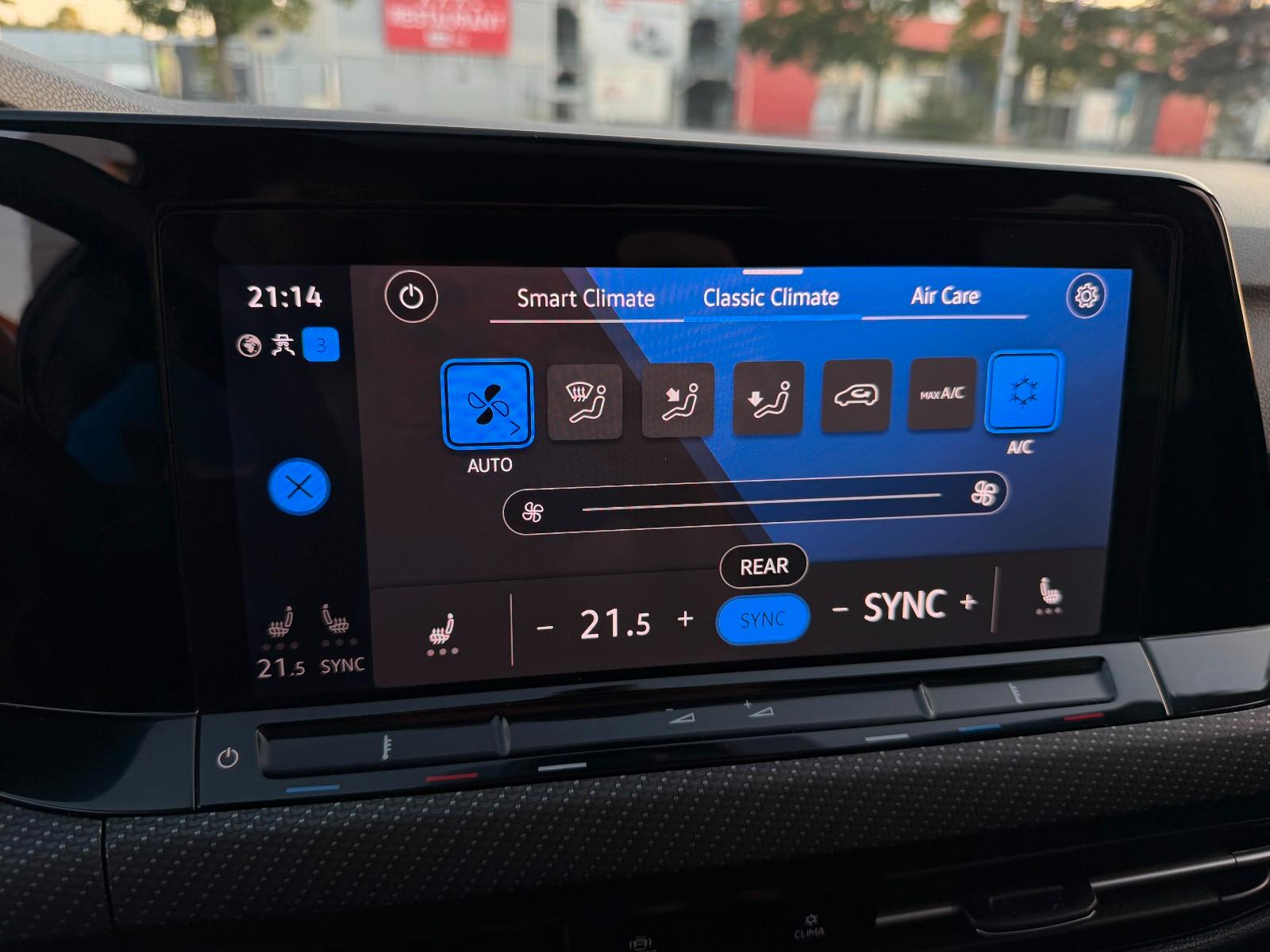 Volkswagen Golf VIII R 4Motion PANO*ACC*SOUND*LANE*SIDE*LED, миниатюра 22