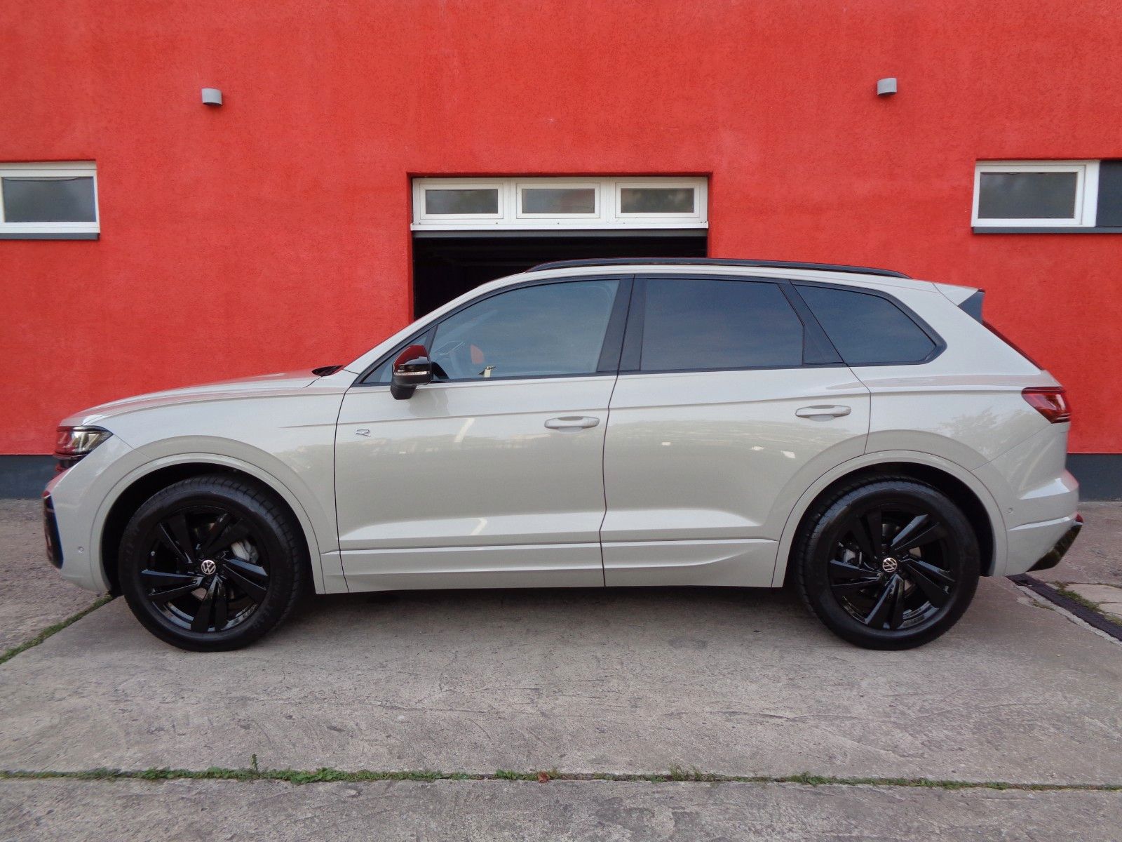 Volkswagen Touareg 3.0 TDI 210 KW 4Motion R-Line foto 2