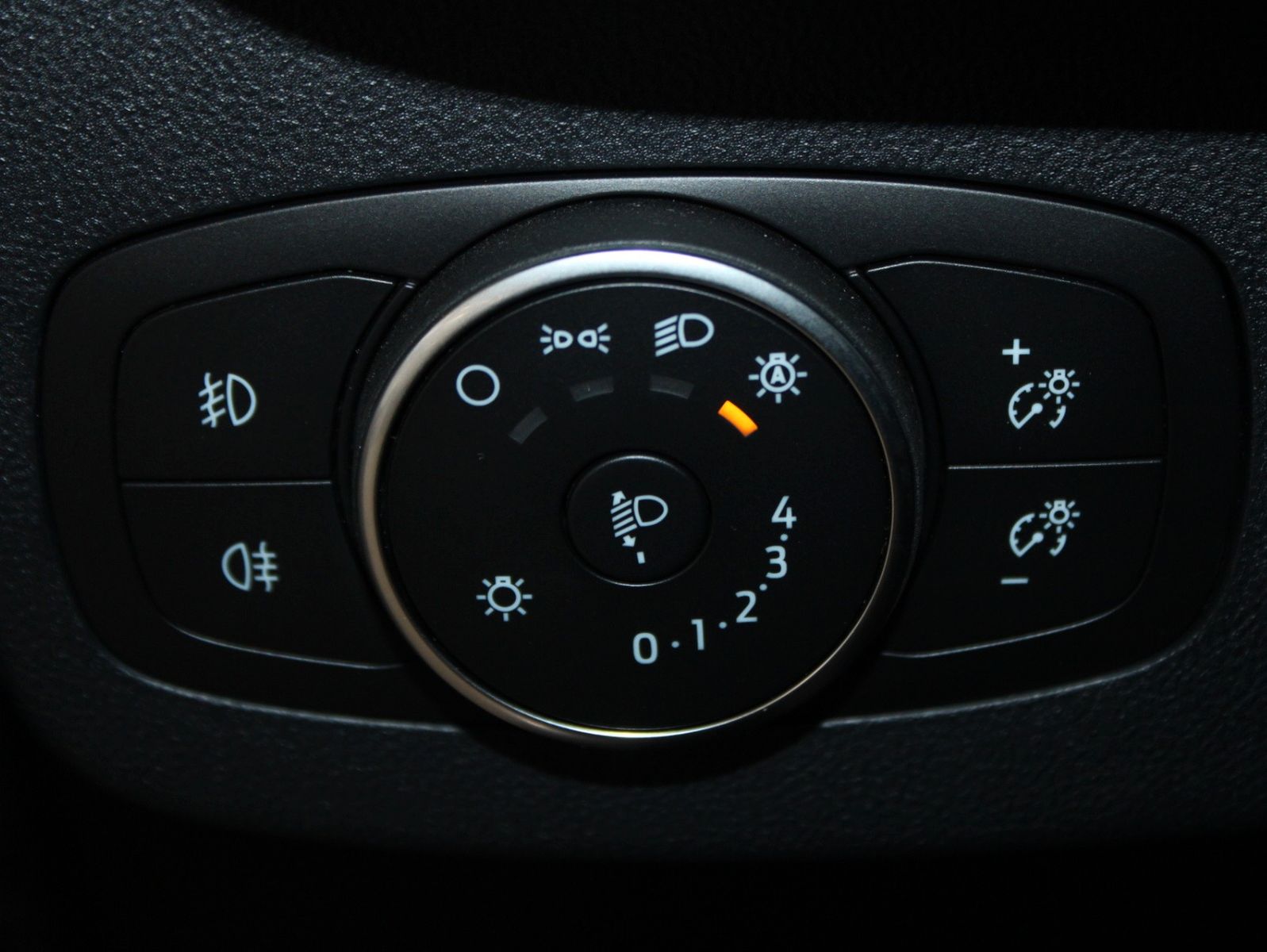 Fahrzeugabbildung Ford Puma Titanium Automatik NAVI LED ACC WinterPak