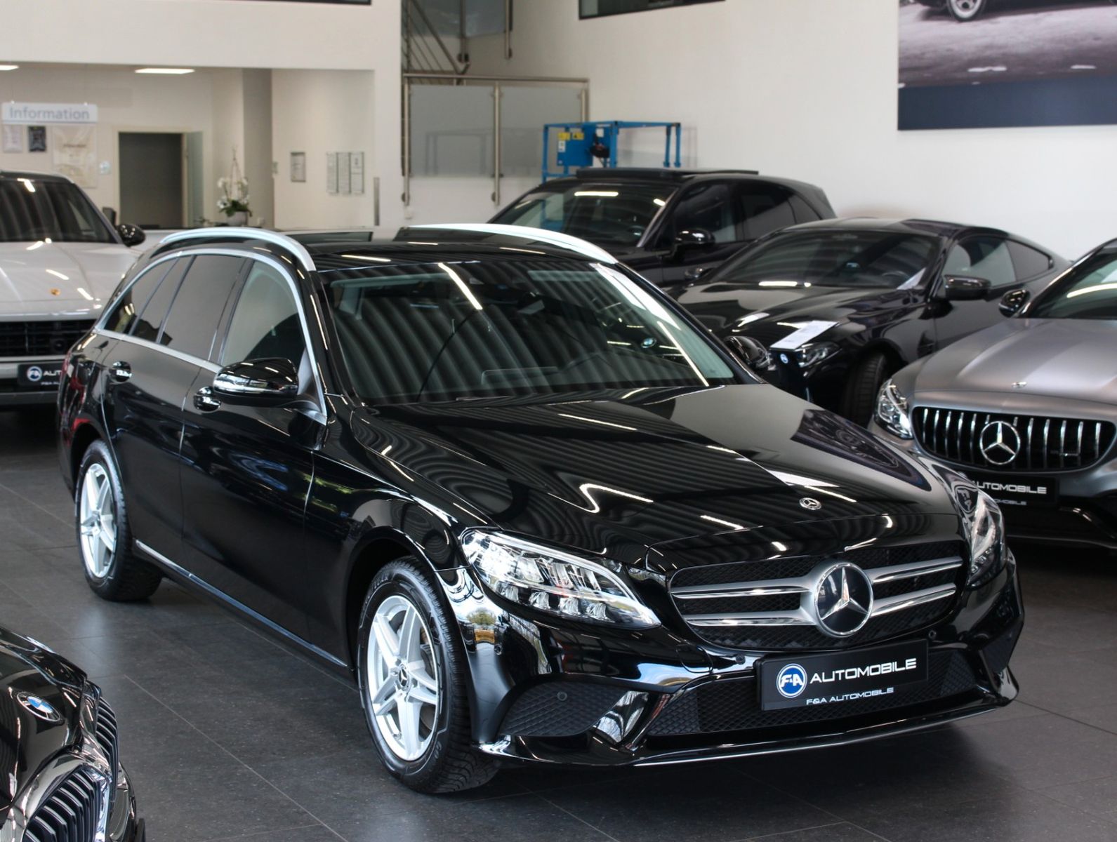 Fahrzeugabbildung Mercedes-Benz C 200 d T Avantgarde*Ambiente*Apple CarPlay