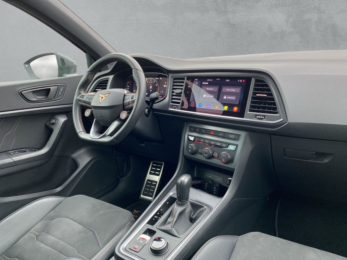 Fahrzeugabbildung CUPRA Ateca VZ 4Drive AD AHK-klappbar Navi Digitales C