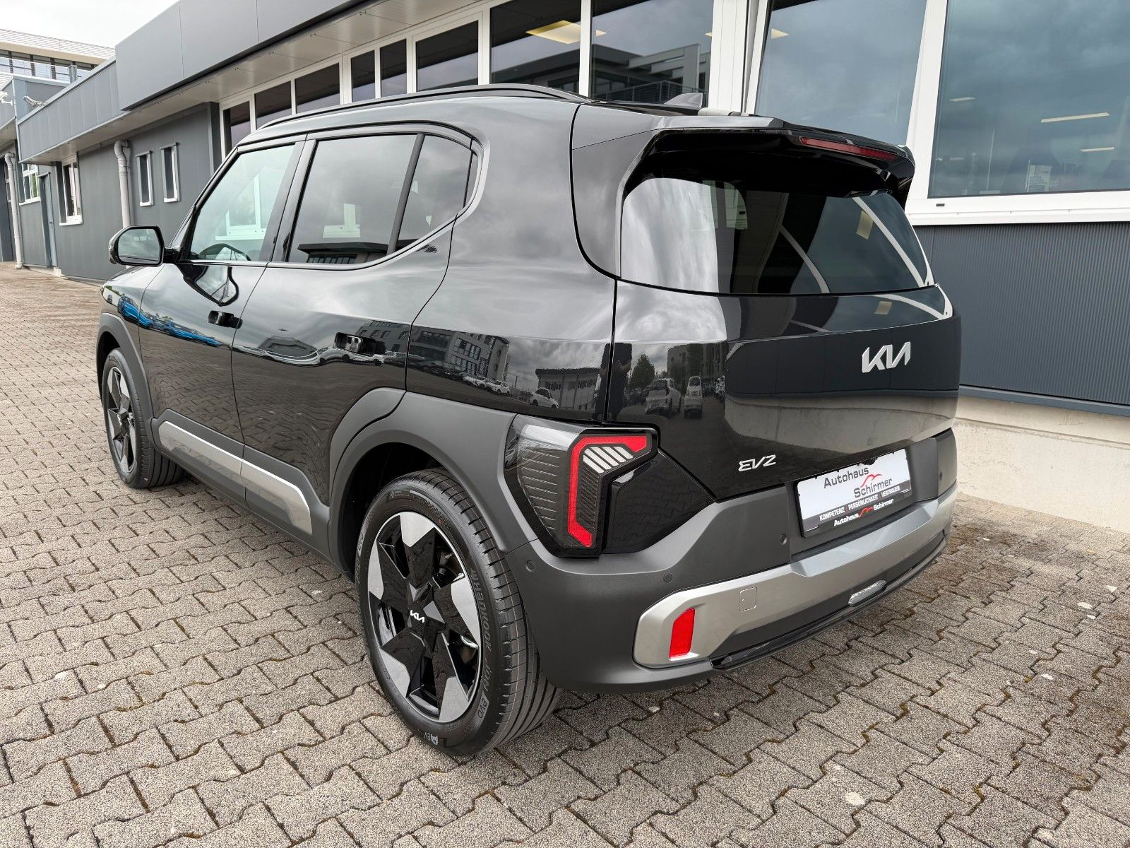 Fahrzeugabbildung Kia EV2 42.2 5S EARTH WIC TEC DWP DES