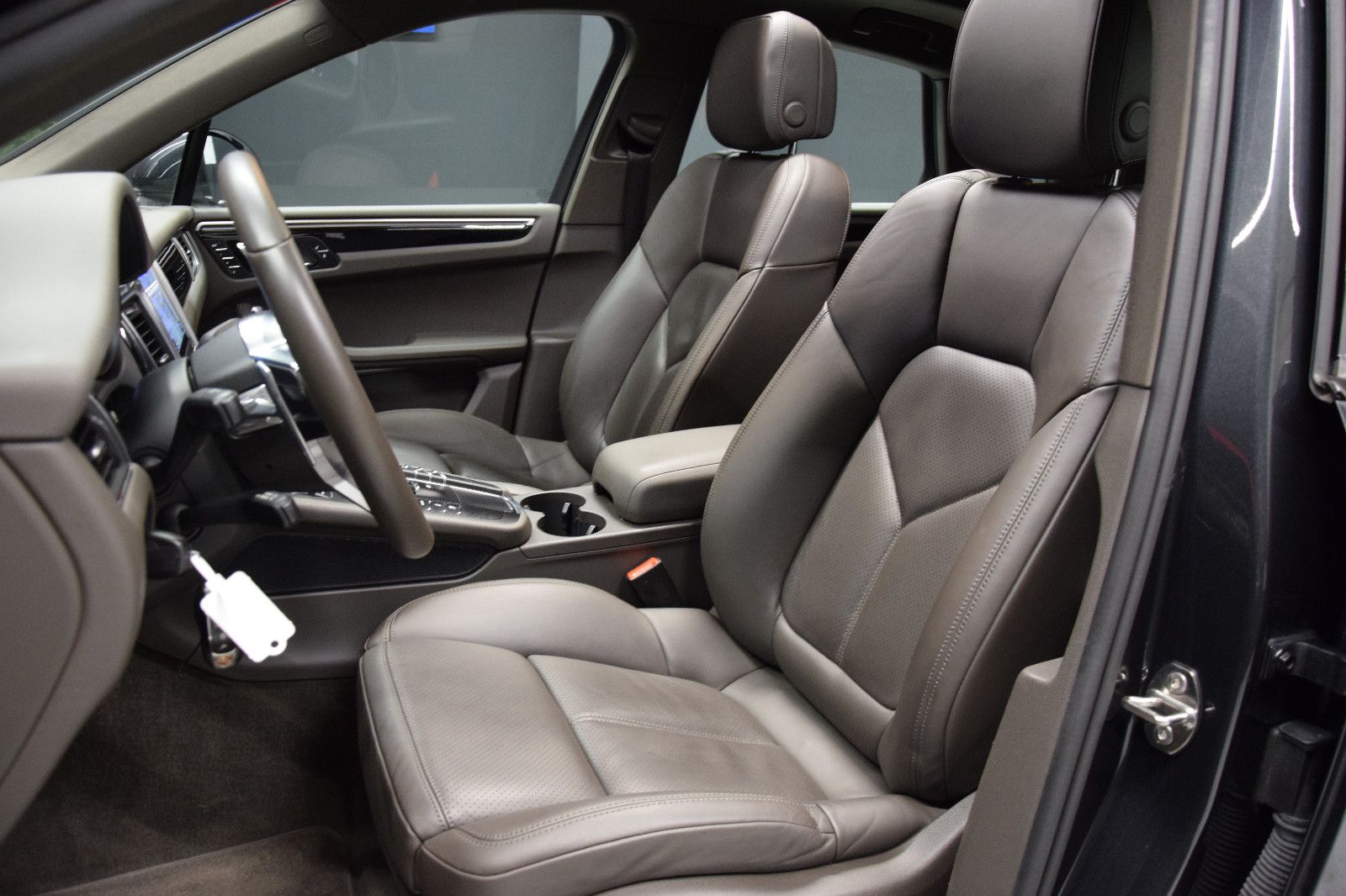 Fahrzeugabbildung Porsche Macan S Diesel 14-Wege Pano Bi-Xenon PASM Leder