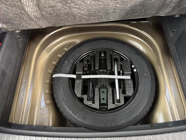 Fahrzeugabbildung SKODA Octavia Combi Ambition TSI NAVI PDC GRA NEBEL 1.