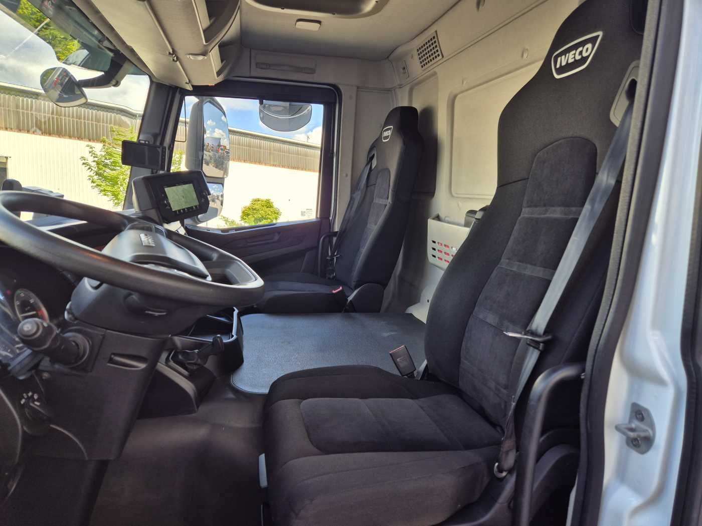 Fahrzeugabbildung Iveco X-Way AD300X48Z HR 6x4 Intarder Bordmatic Kamera