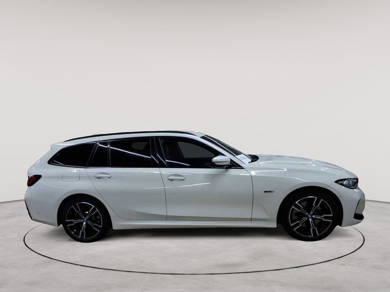 BMW 330e Touring Aut. M Sport Navi Leder imagem 3