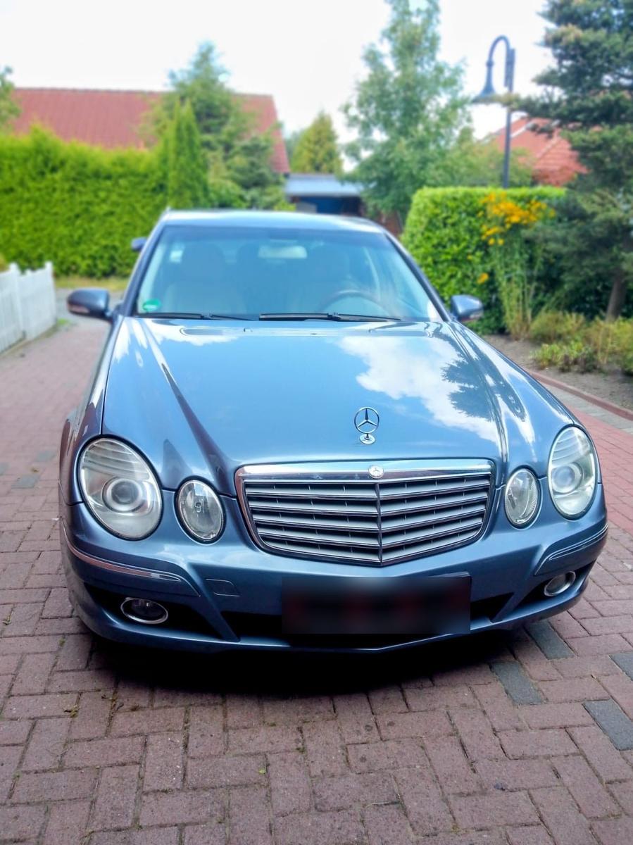 Mercedes-Benz E 220