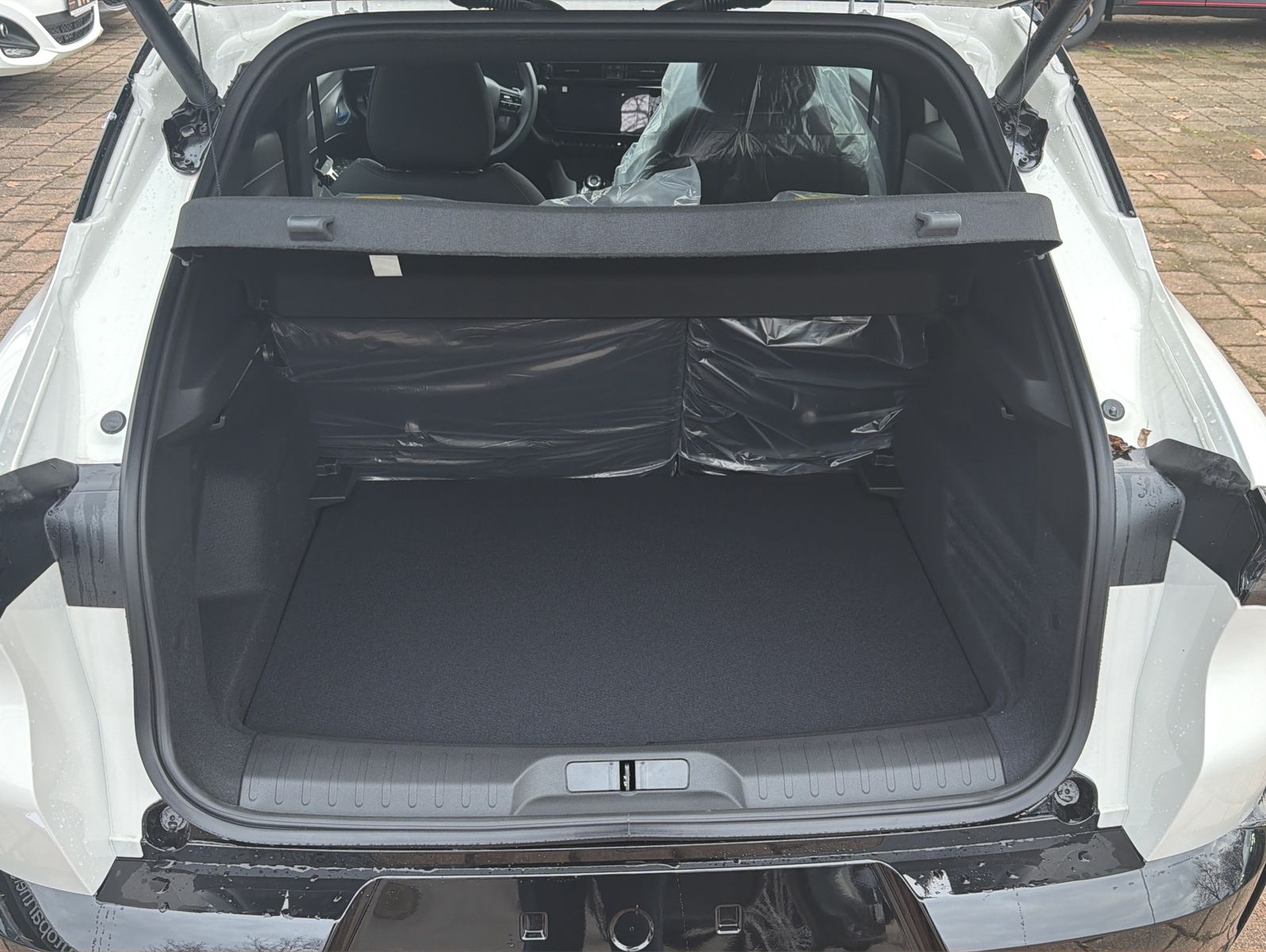 Fahrzeugabbildung Alfa Romeo Junior Ibrida 1.2 VGT 48V-Hybrid 107 kW Q4