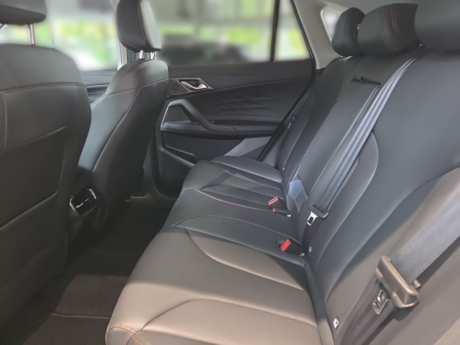 Fahrzeugabbildung MG HS 1.5 GDI Hybrid+ Luxury Autom. *NAVI*KLIMA*SIT