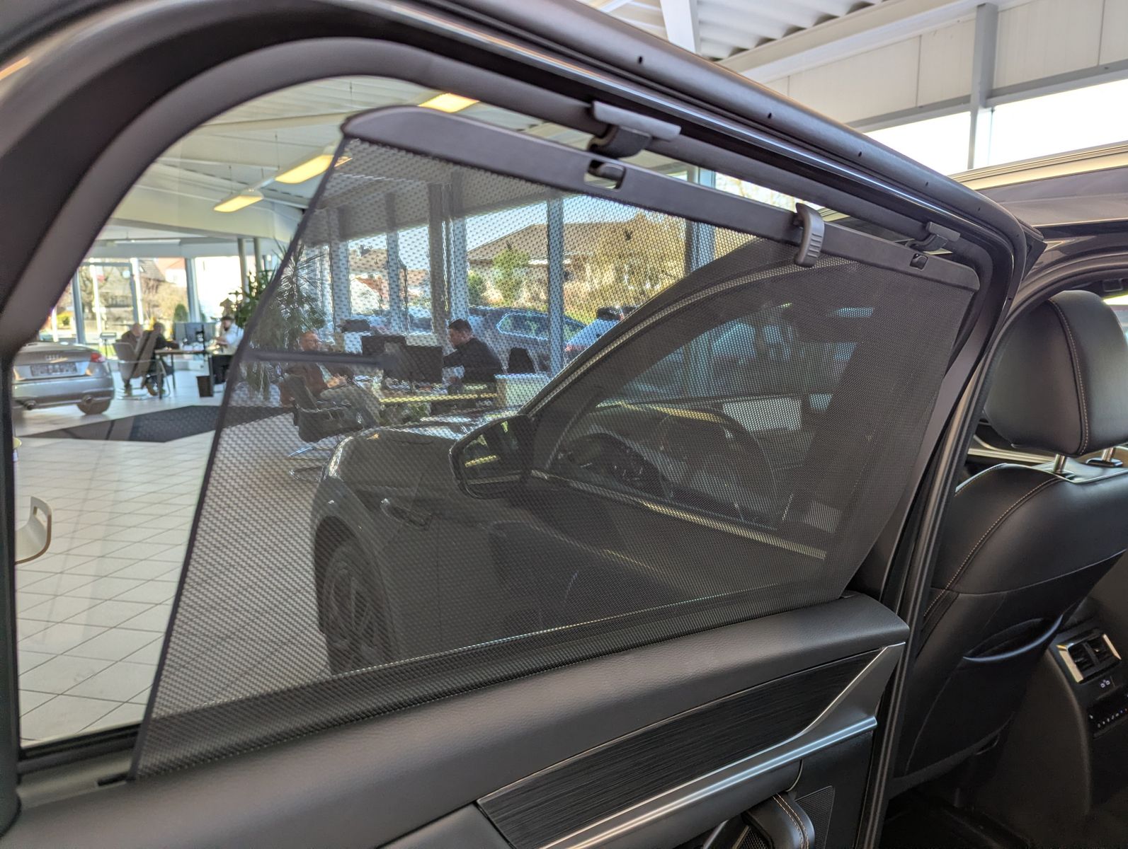 Fahrzeugabbildung Mazda CX-80 2.5 SKYACTIV PHEV 327 HOMURA+ 7-Sitze Pano