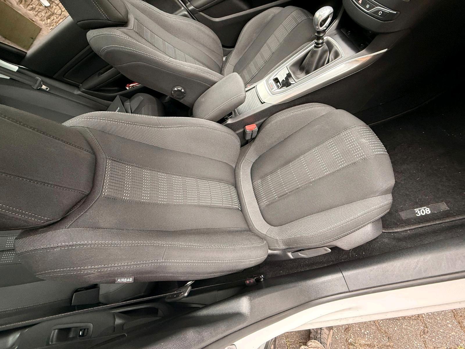 Peugeot 308 2015 — photo 11