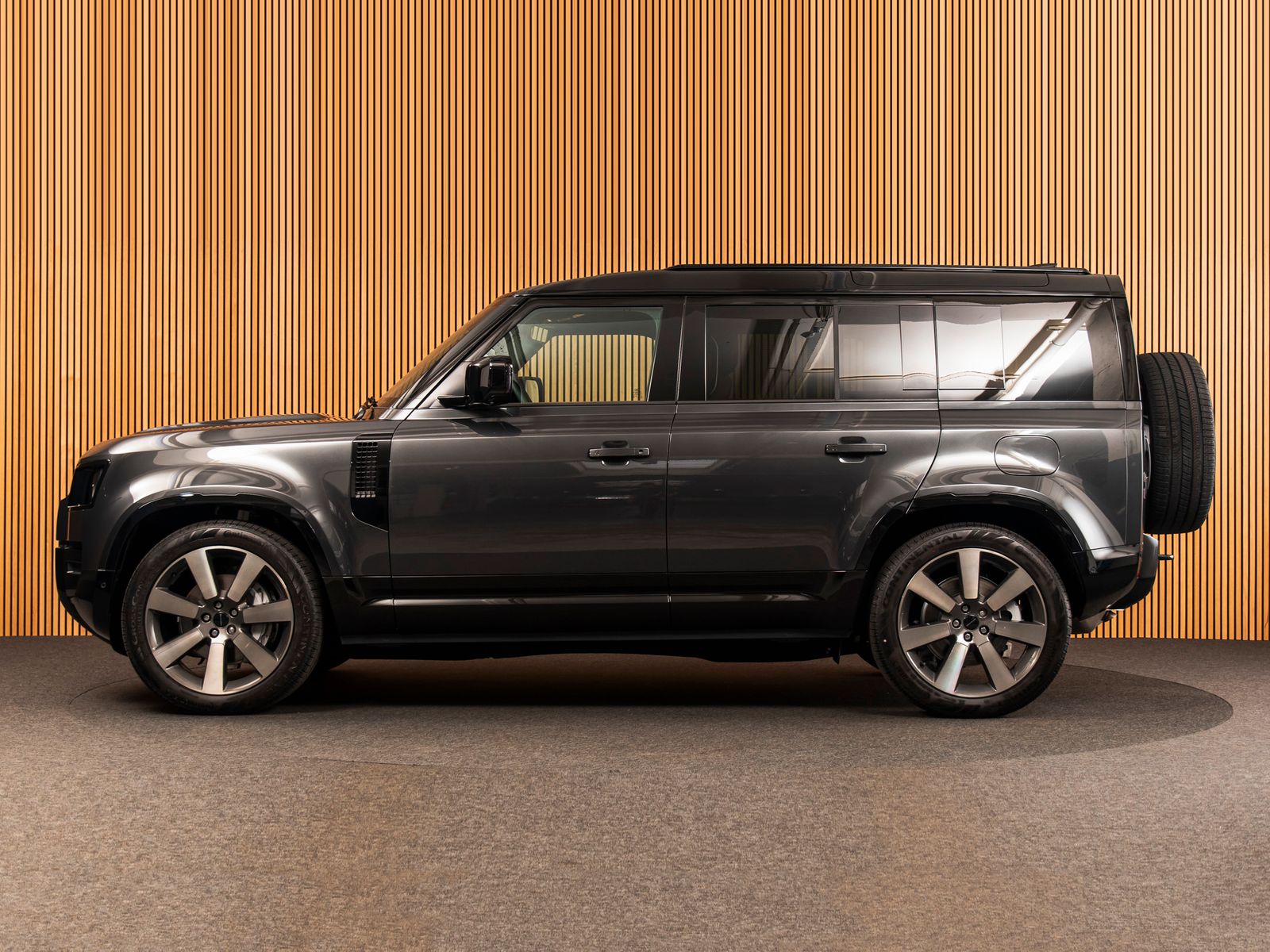 Land Rover Defender 110 X-Dynamic HSE P300e MY26-PANO-22" imagem 2