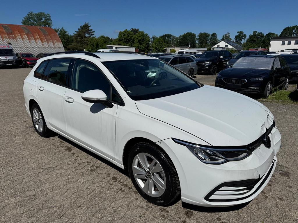 Volkswagen Golf VIII Variant 1.0 TSI Life LED ACC