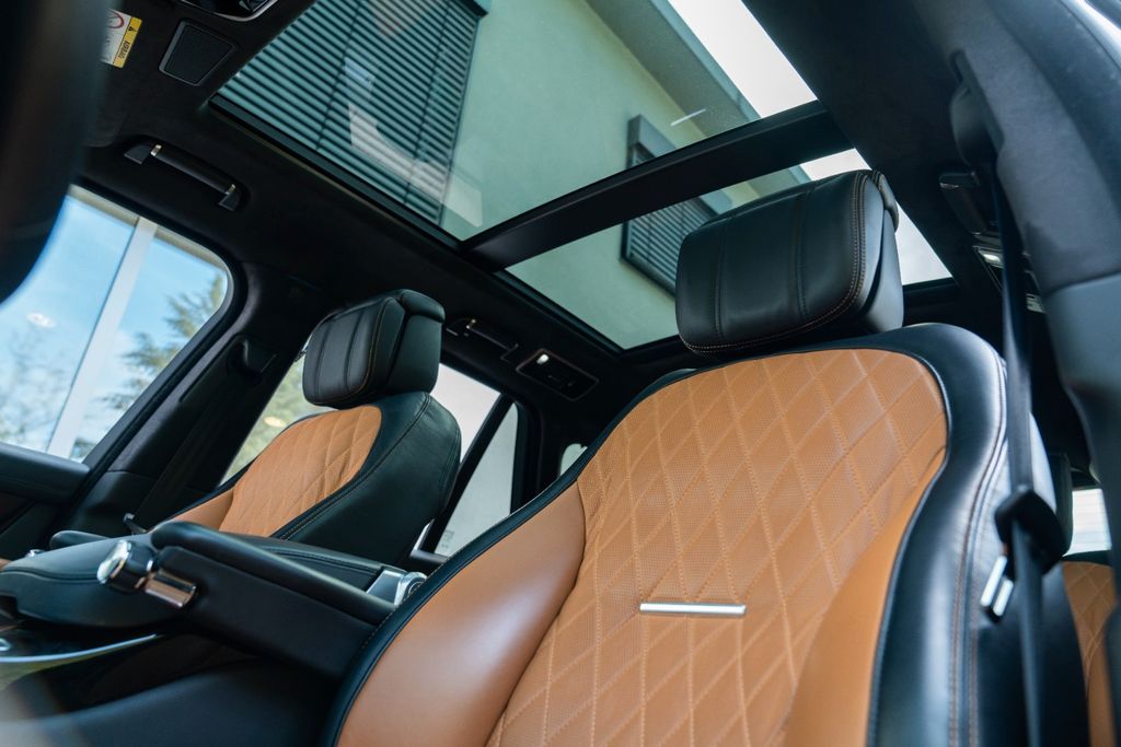 Land Rover RangeRover SV Autobiography Dynamic/ STANDHZG. Land Rover RangeRover SV Autobiography Dynamic/ STANDHZG.