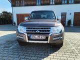 Mitsubishi Pajero 3,2 DI-D 4WD Standheizg SHZ Automatik AHK - Mitsubishi Pajero mit Schiebedach