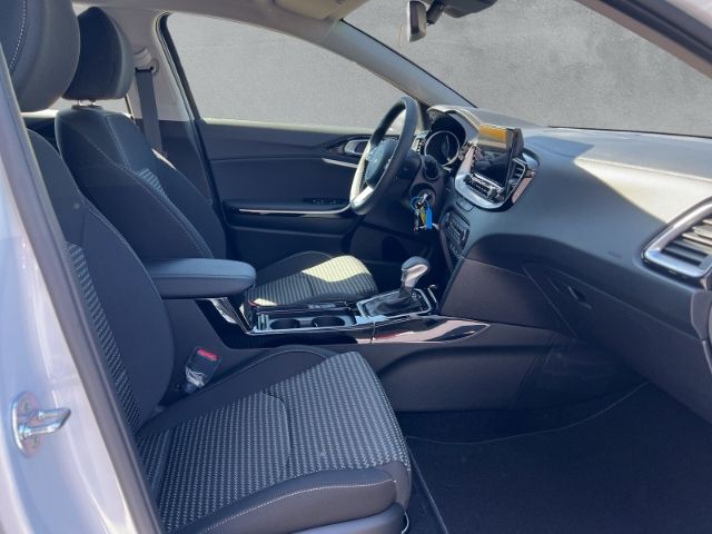 Fahrzeugabbildung Kia Ceed VISION 1.5 T-GDI DCT *KOMFORT-PLUS-PAKET*NA