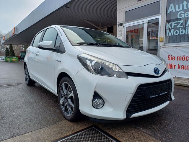 Toyota Yaris Hybrid Life