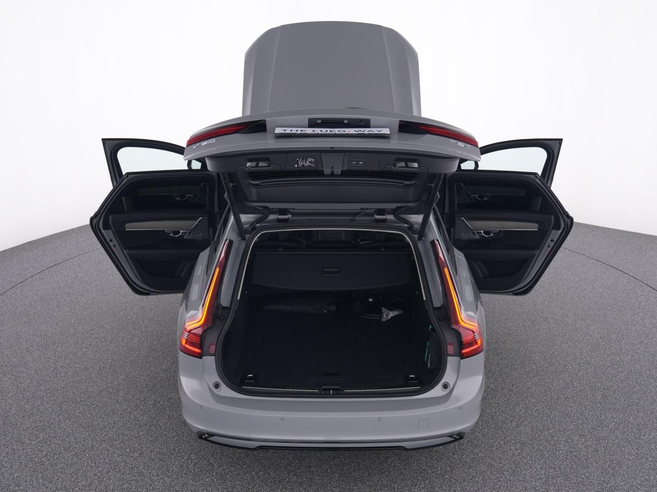 Volvo V90 T8 Recharge UltraDark+Pano+B&W+HUD+ foto 14