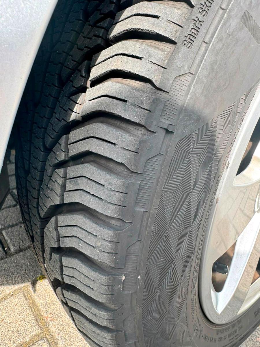 Mercedes-Benz C200 2010 — photo 14