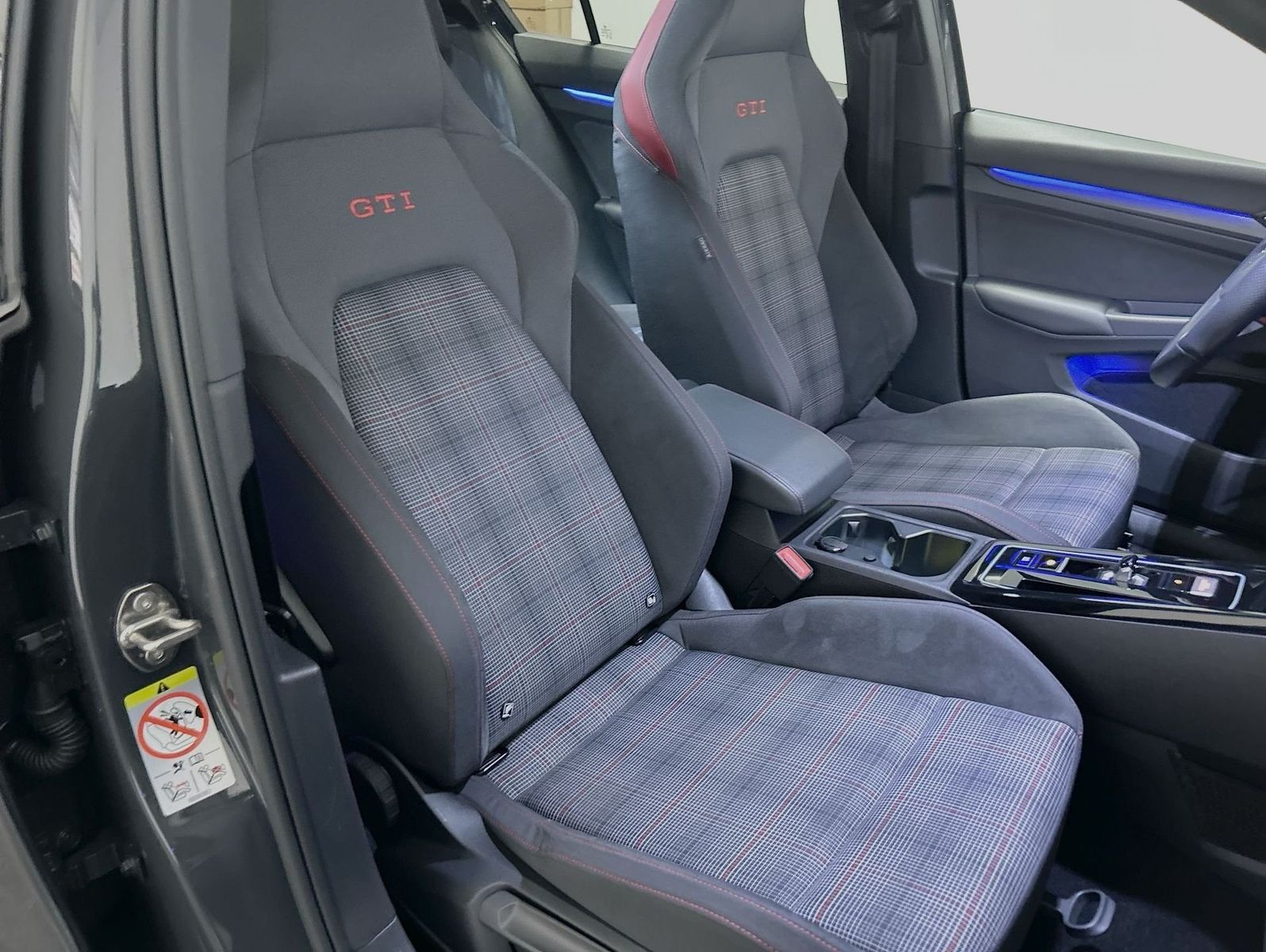Volkswagen Golf VIII Lim. 2.0 TSI DSG GTI foto 22
