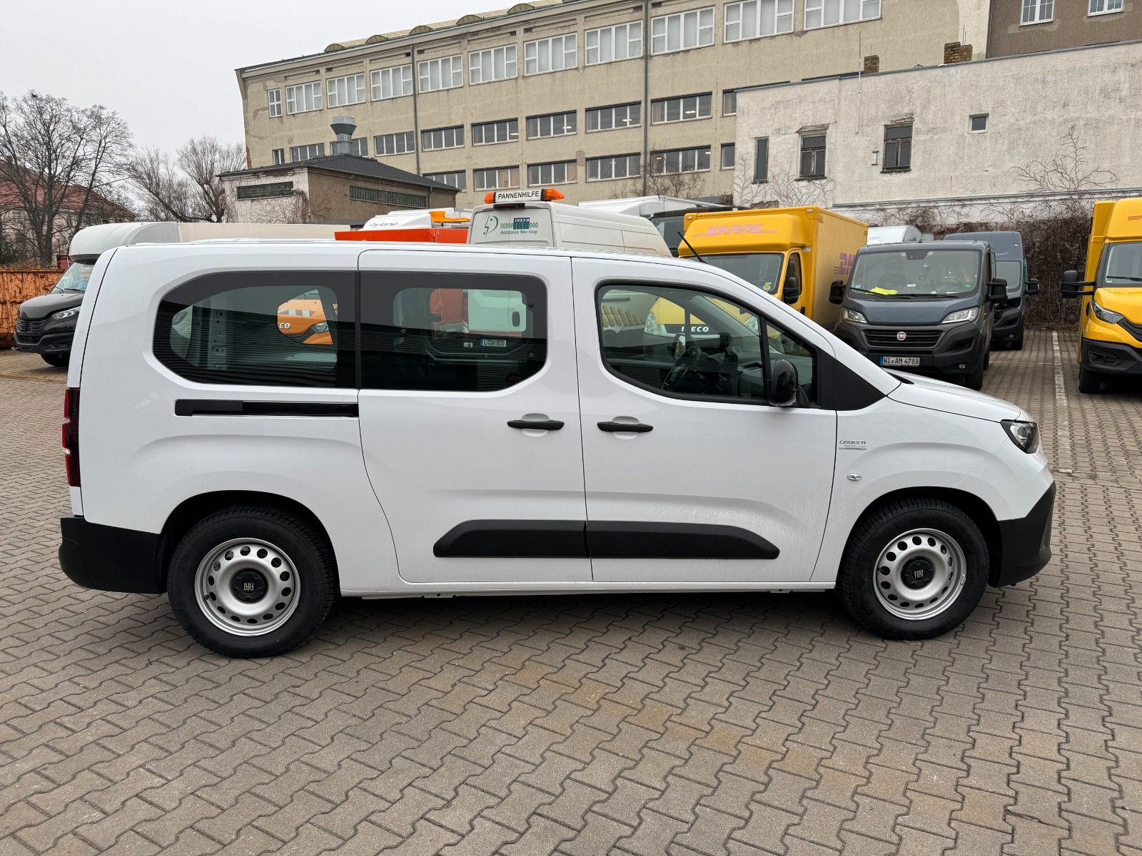 Fahrzeugabbildung Fiat e-Doblò L2 Multicab 50kWh 100kW
