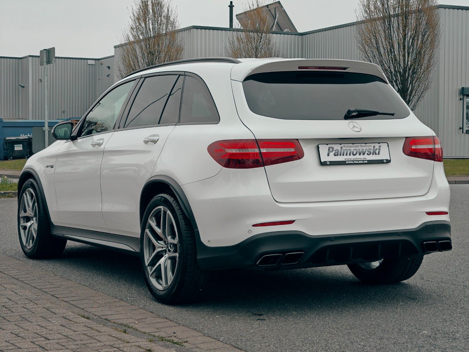Fahrzeugabbildung Mercedes-Benz GLC 63 AMG 4Matic+, Burmester, Schalensitze, 360