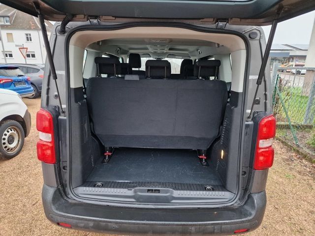 Fahrzeugabbildung Opel Vivaro Kombi M (L2)Navi,PDC,Klima v+h,9-Sitze
