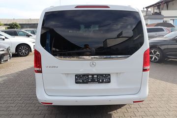 Mercedes V 220 - 8