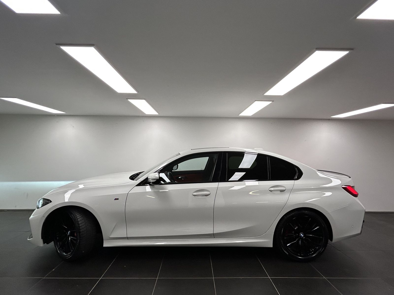 BMW 320i Limousine M Sportpaket Pro Harman Kardon Hi foto 2