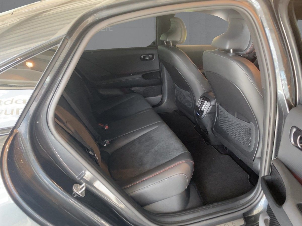 Hyundai IONIQ 6 - Bild 12
