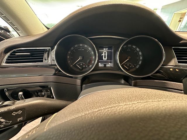 Fahrzeugabbildung Skoda Superb Combi Laurin & Klement*PANO*STANDHZG.*1.H
