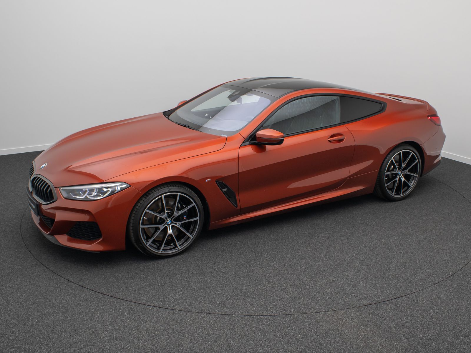 Fahrzeugabbildung BMW M850i xD Laser Kamera HUD DAB H/K SoftCL 20Zoll