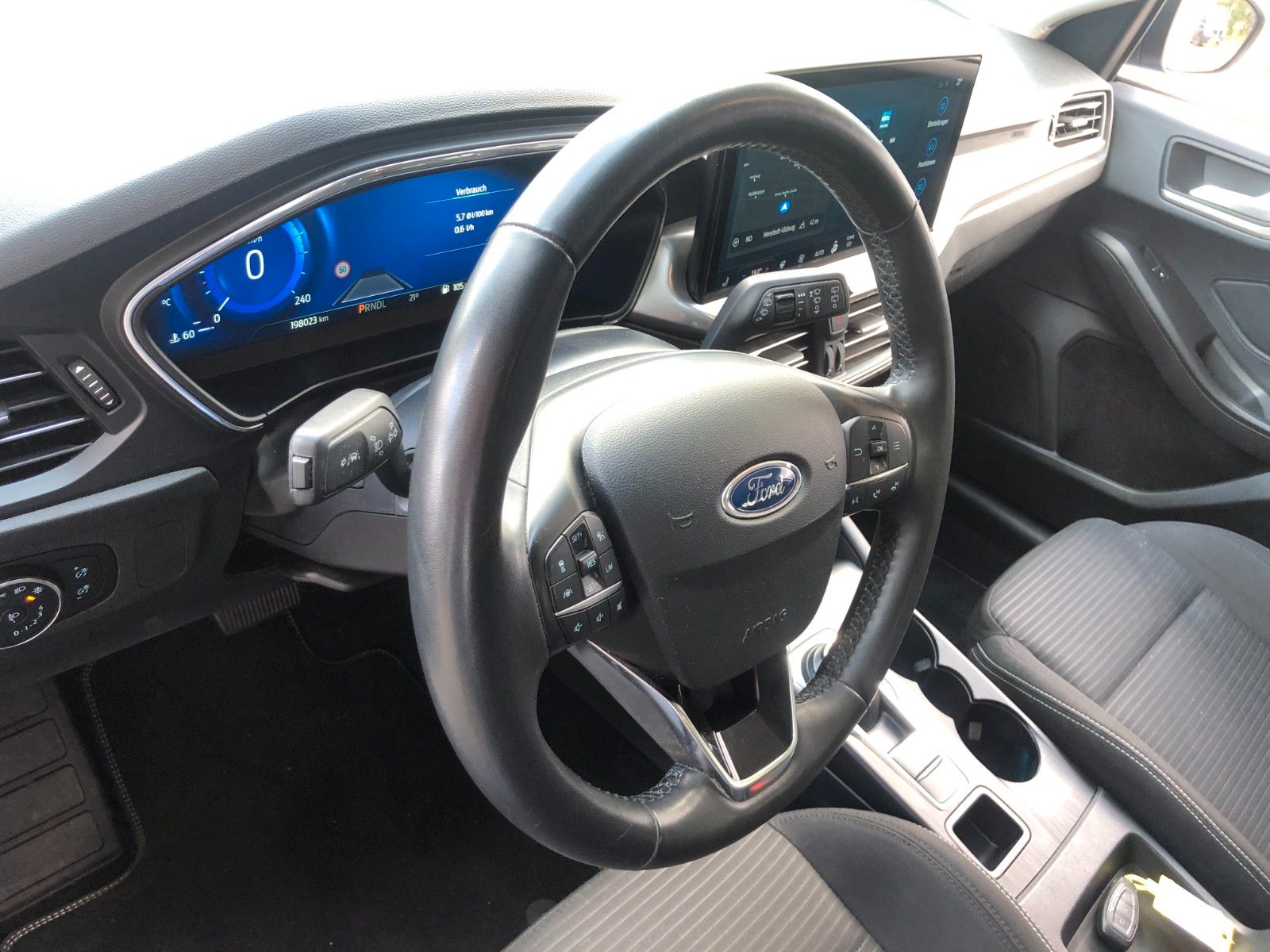 Fahrzeugabbildung Ford Focus Turnier Titanium X