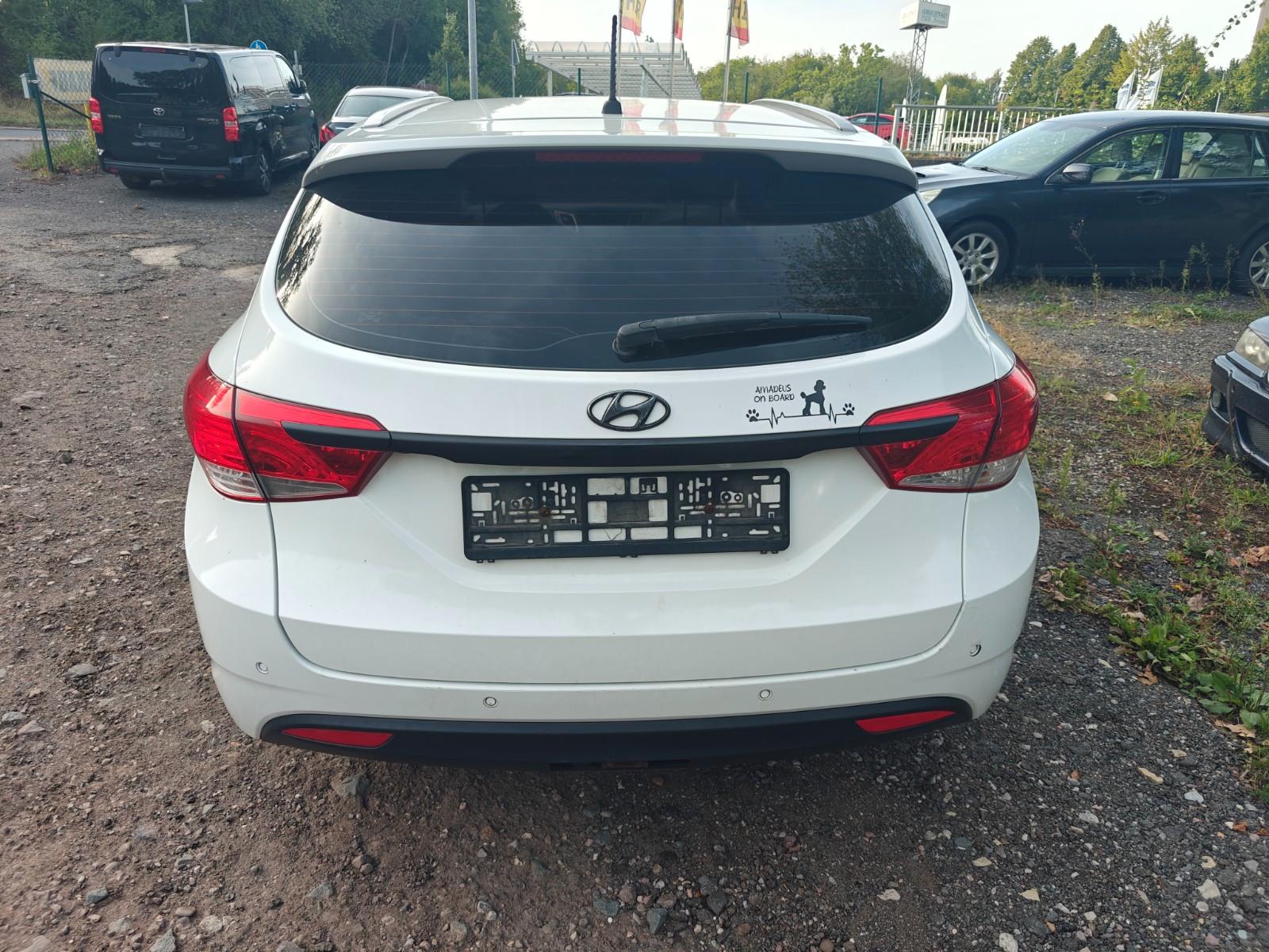 Hyundai i40 2013 — engine 1.685 cm³, 136 HP (100kW)