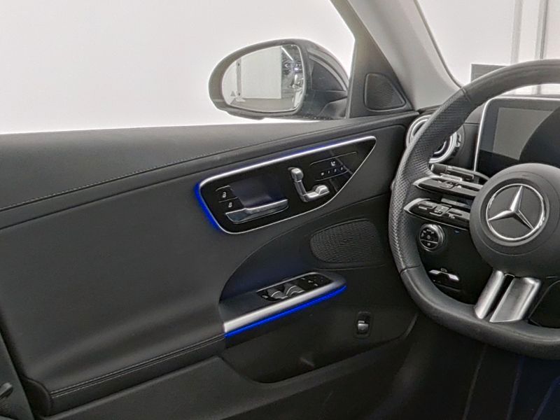 Fahrzeugabbildung Mercedes-Benz C 180 AMG Kam+Memory+Totw+Ambi+WinterPak