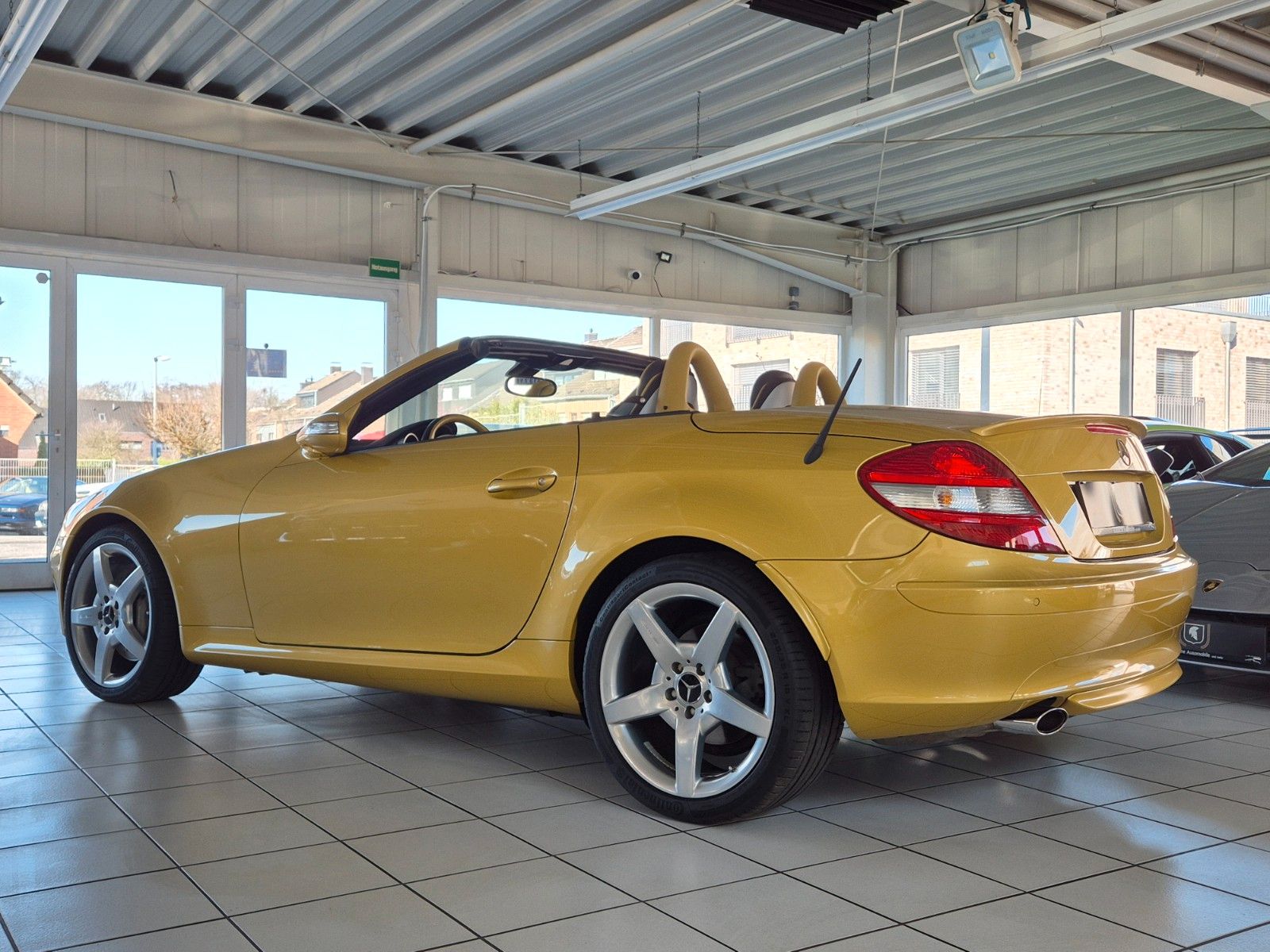 Fahrzeugabbildung Mercedes-Benz SLK 350/Komplettes Designo Fahrzeug/Jahreswagen!