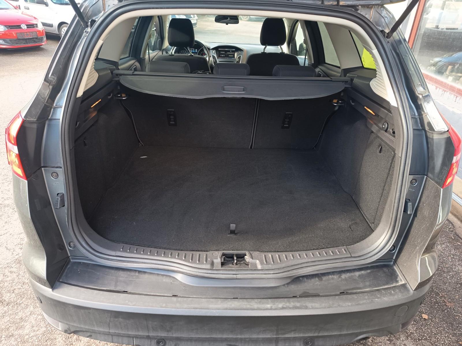 Ford Focus 2015 — photo 8
