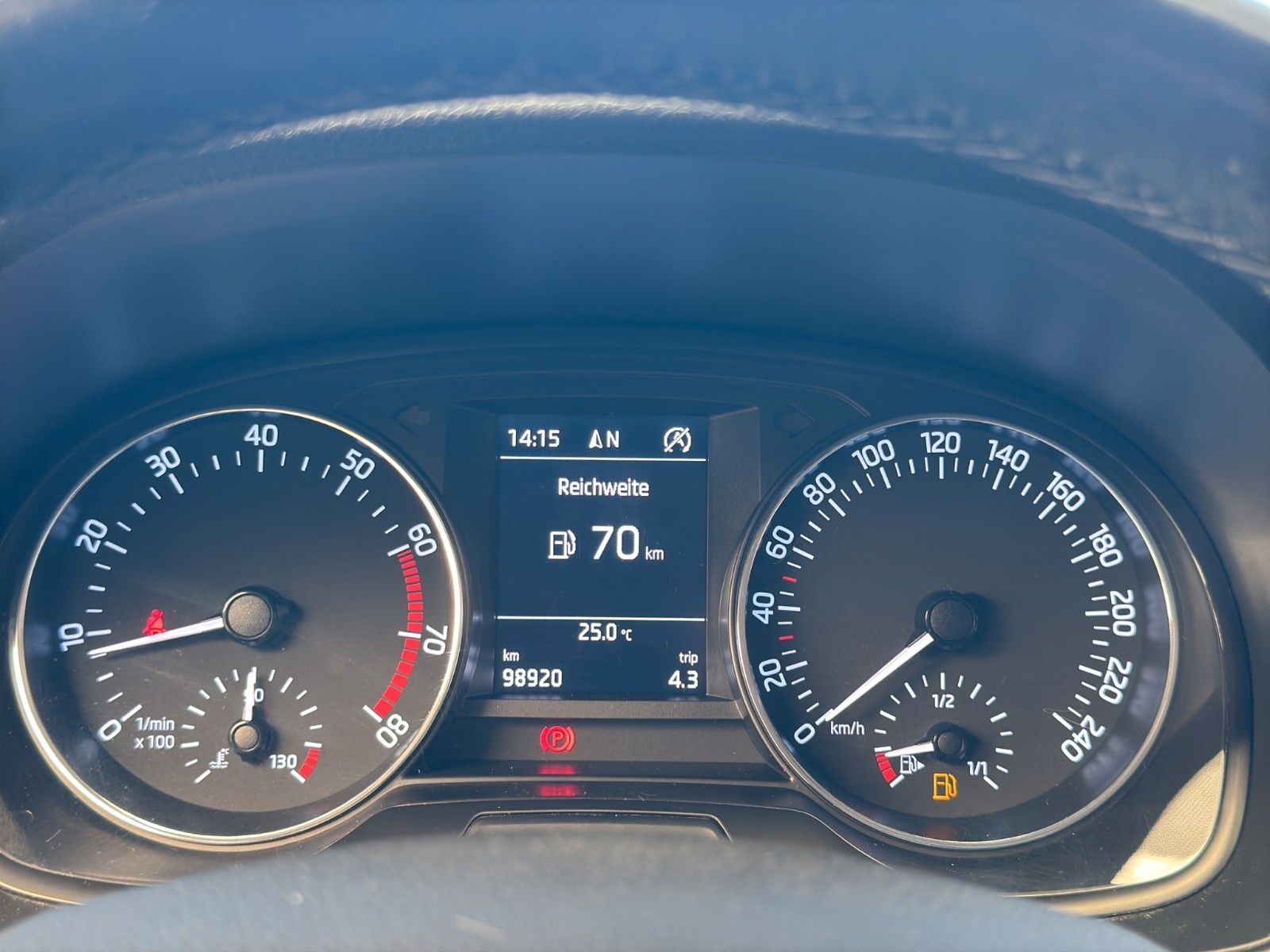 Fahrzeugabbildung SKODA Fabia Joy/NAVI/SHZ/2xPDC/Service Neu !/
