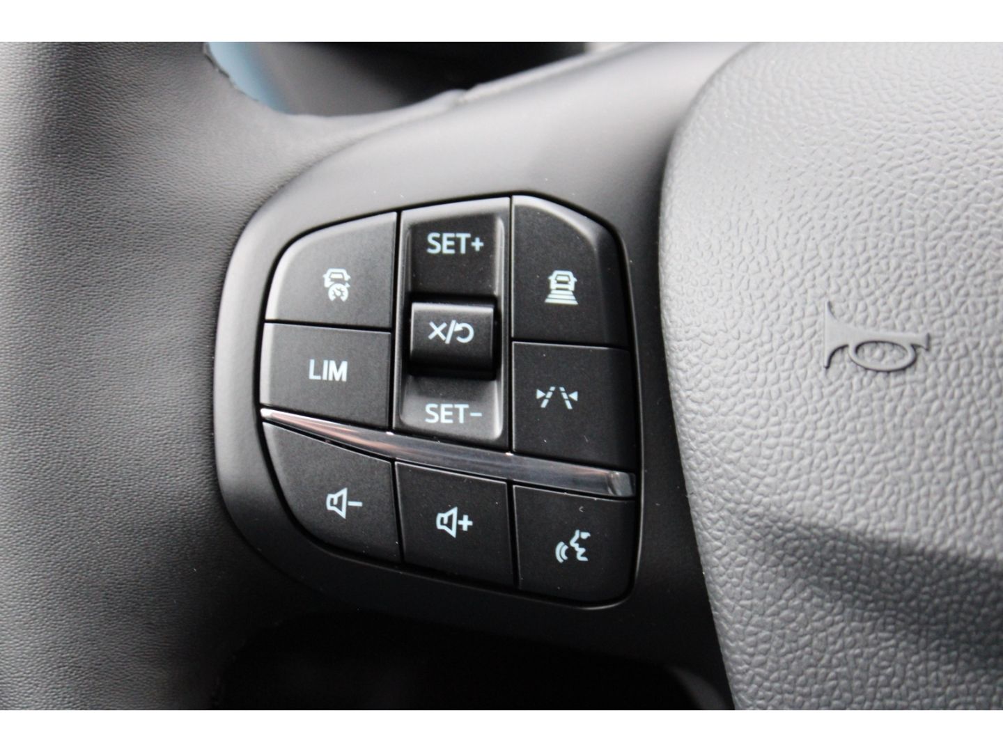 FORD Tourneo Courier 1.0 EcoBoost Active ACC TWA Navi - Image 16