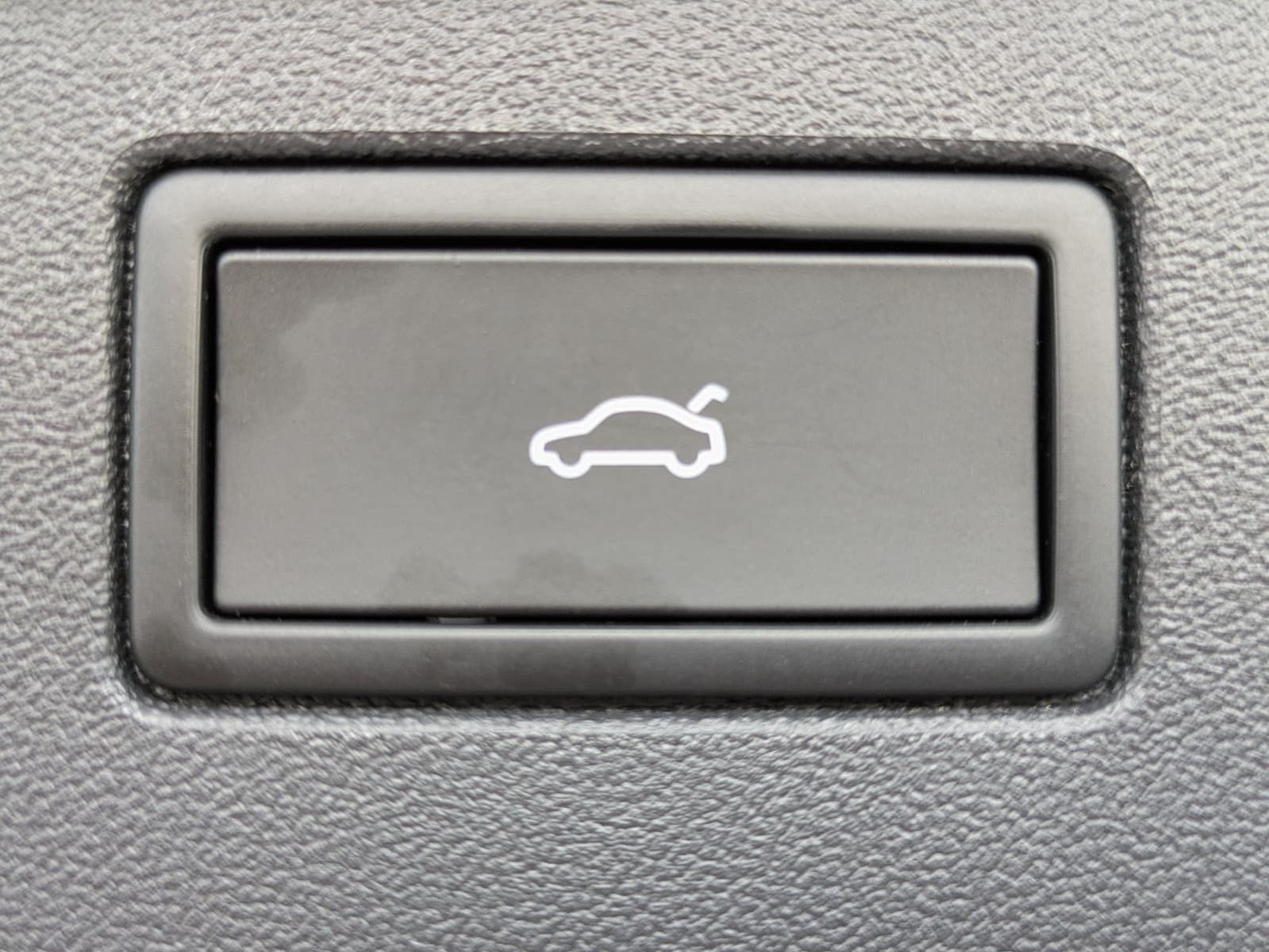 Fahrzeugabbildung Volkswagen Tiguan 2.0 TDI 4M R-Line PANO*H&K*AHK*MATRIX*20"