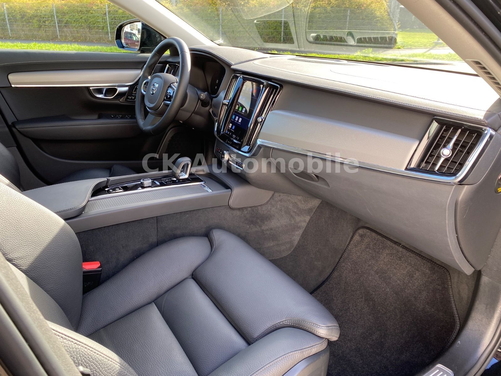 Fahrzeugabbildung Volvo V90 B5 Ultimate Dark AWD/BLIS/Pano/Head-Up/AHK