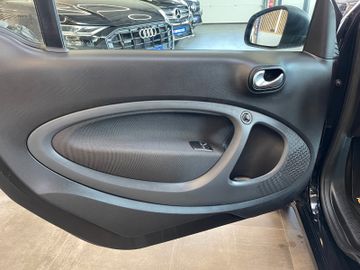 Smart ForTwo coupe 52kW *19%MwSt*MFL*NAVI*SHZ*