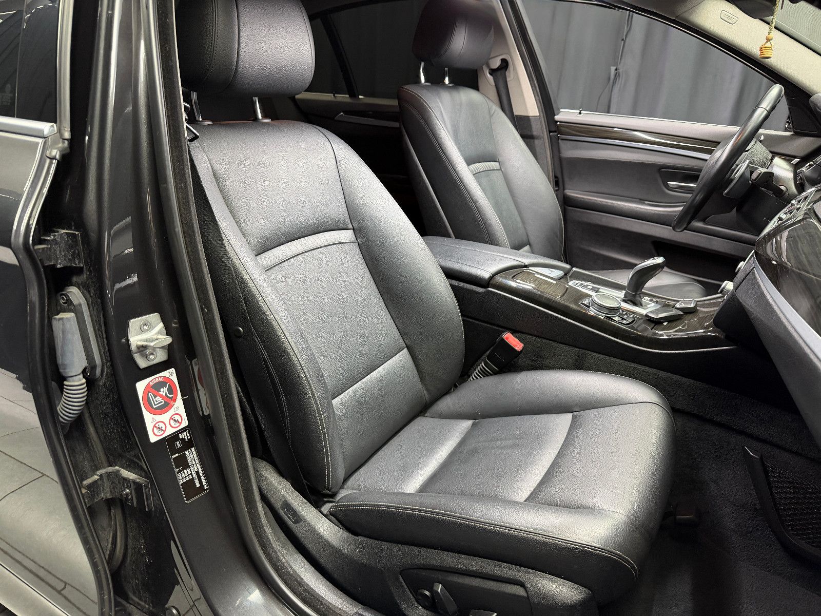 Fahrzeugabbildung BMW 535d Limousine|HuD|HIFI|STANDHZG|NAVI|LEDER