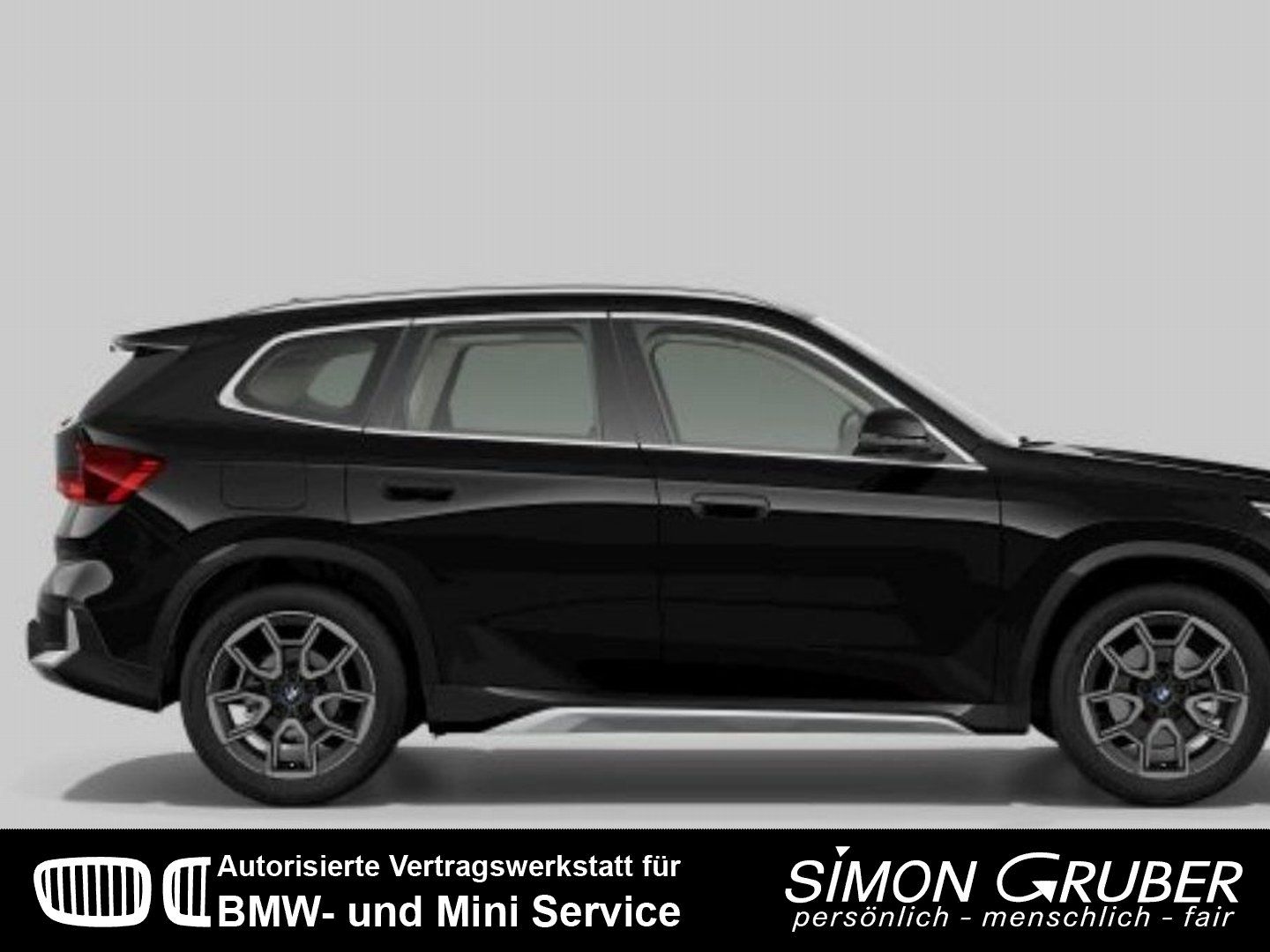 Fahrzeugabbildung BMW X1 xDrive23i Mild-Hybrid xLine Panorama HUD LED