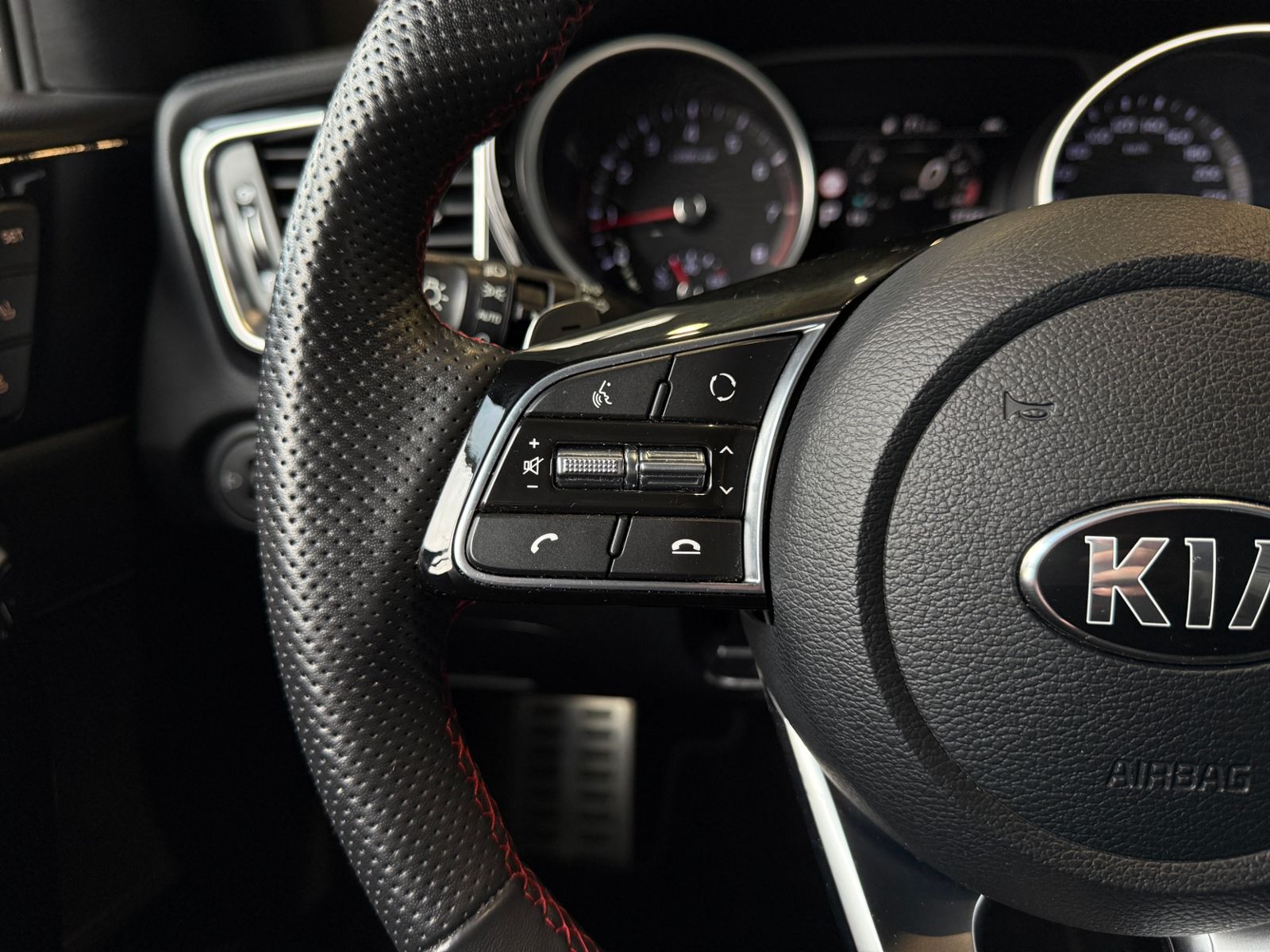 Fahrzeugabbildung Kia ProCeed GT AHK LED NAVI ALU