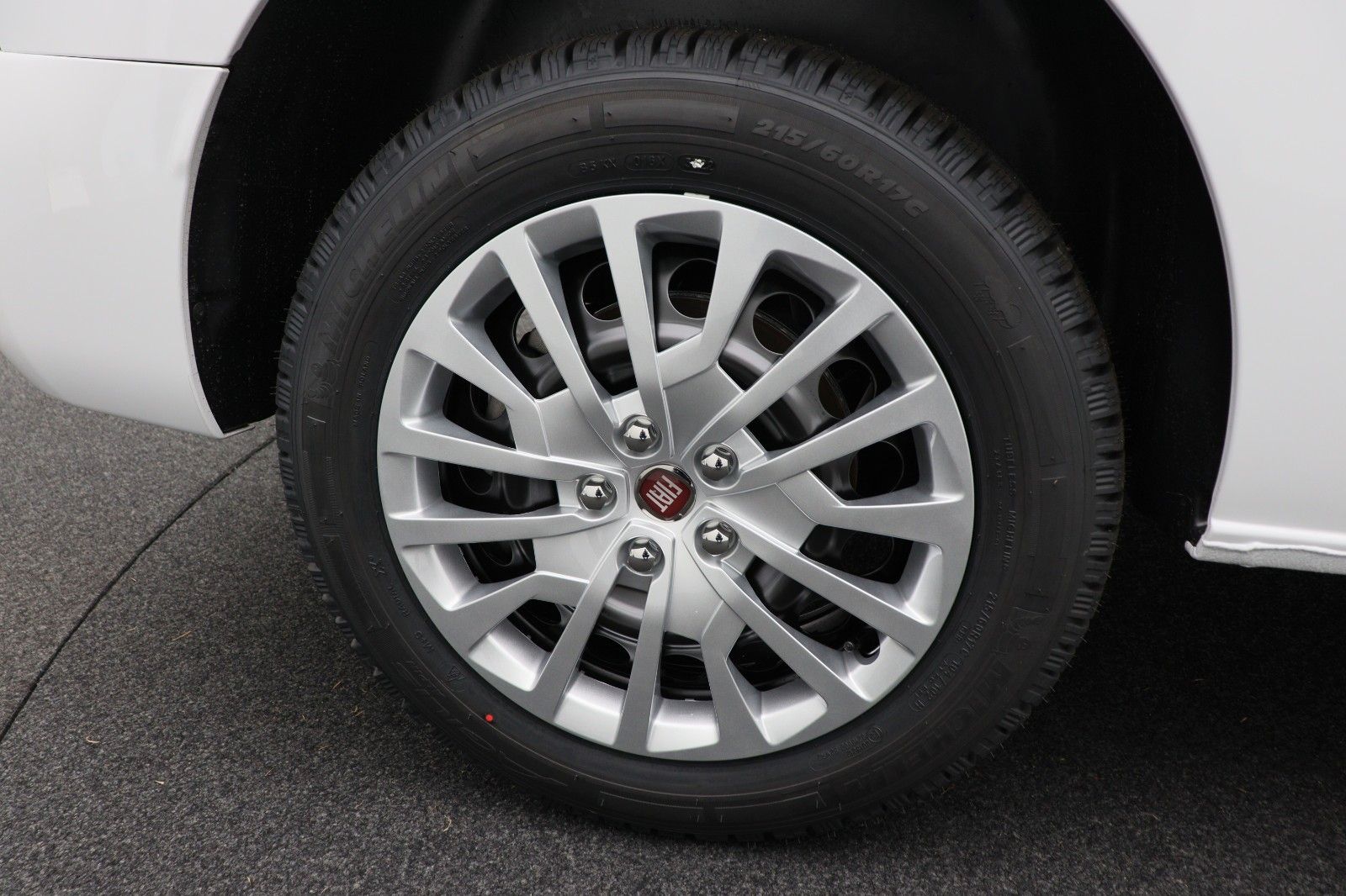 Fahrzeugabbildung Fiat Scudo Kastenwagen SX L2 2.0 145 MT6