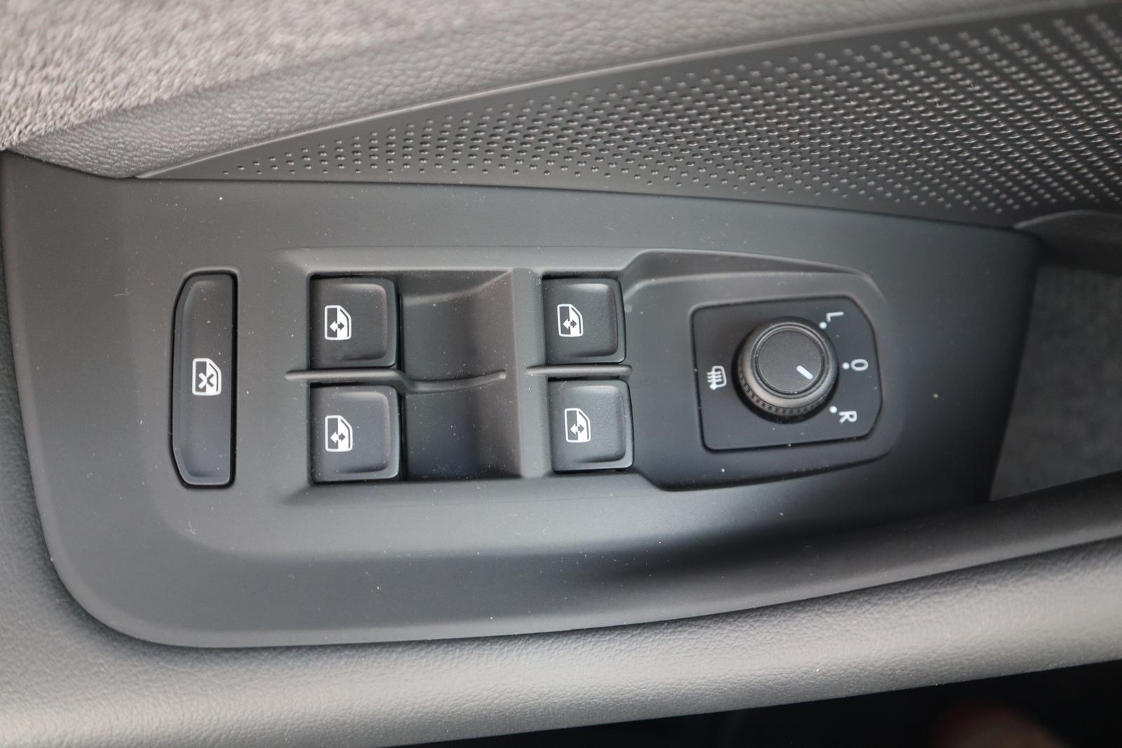 Volkswagen Passat 1.5 eTSI DSG LED ACC Sitzheizung, миниатюра 19